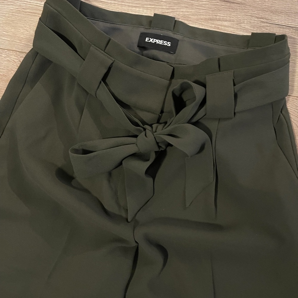 Paperbag waist ankle pants. Ash smoke. Size 4.